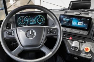 Mercedes eActros Cockpit