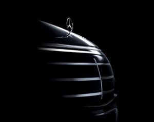Mercedes EQS Teaser ab Juni 2024 optional mit Stern auf der Haube