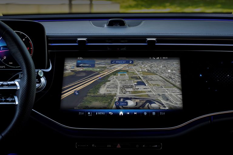 Mercedes MBUX OTA Update Satellitenansicht